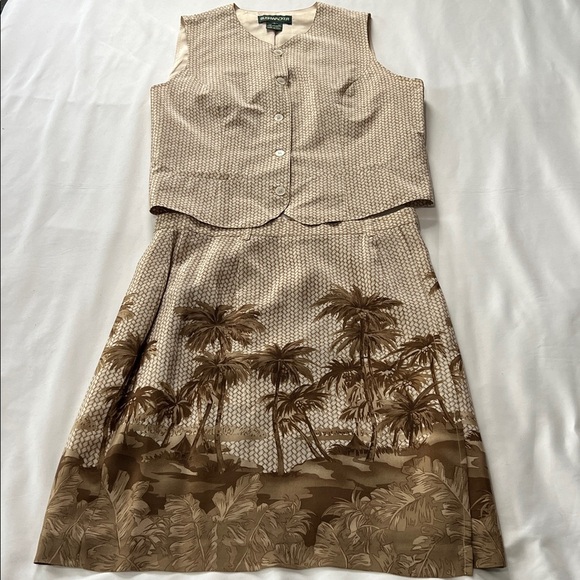 Bushwacker Dresses & Skirts - Vintage Bushwacker 100% Silk Two-Piece Tropical Print Vest/Skirt Set